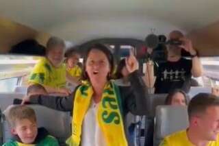 Avant la finale de la Coupe de France, la maire de Nantes chante au milieu des supporters dans le TGV