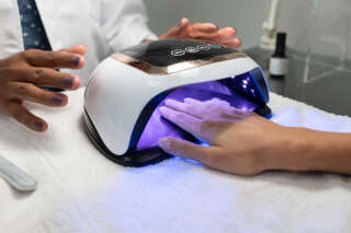 Les lampes à UV servant à l’application de vernis à ongles pourraient provoquer des cancers