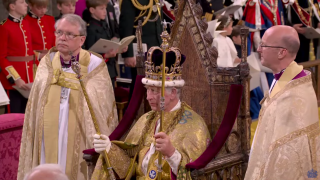 Le roi Charles III, fils de la défunte reine Elizabeth II, a été couronné ce samedi 6 mai à l’abbaye de Westminster à Londres.