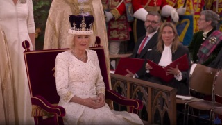 La reine Camilla a été sacrée : voici l’histoire derrière le choix de sa couronne.