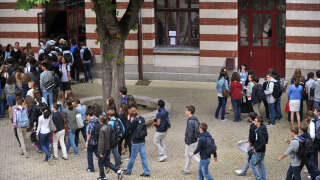 Les bourses scolaires seront attribuées aux familles éligibles sans démarche à compter de la rentrée 2024 (Photo d’illustration : au lycée Guist'hau de Nantes en 2012).