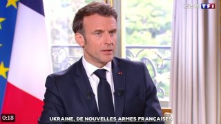 Guerre en Ukraine : sur TF1, Macron annonce la formation de pilote de chasse en France