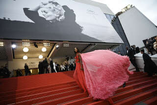 À Cannes, la robe aérienne de Naomi Campbell sur le tapis rouge a fait sensation