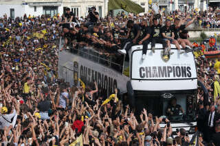 La Rochelle fête sa victoire à la Champions Cup, la ville à ses pieds 