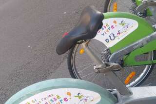 À Paris, les anti-IVG utilisent les Vélib’ pour une campagne de pub sauvage