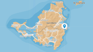 Saint-Martin au nord et Sint Maarten au sud, ont clarifié leur frontière à Oyster Pond (point bleu).