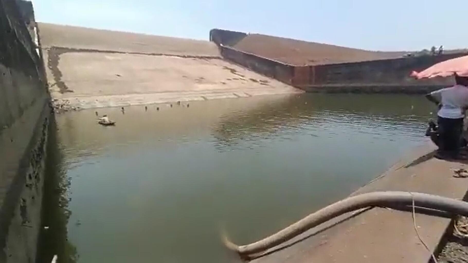 Photo of In India, a dam was emptied to find a smartphone that had fallen into the dam