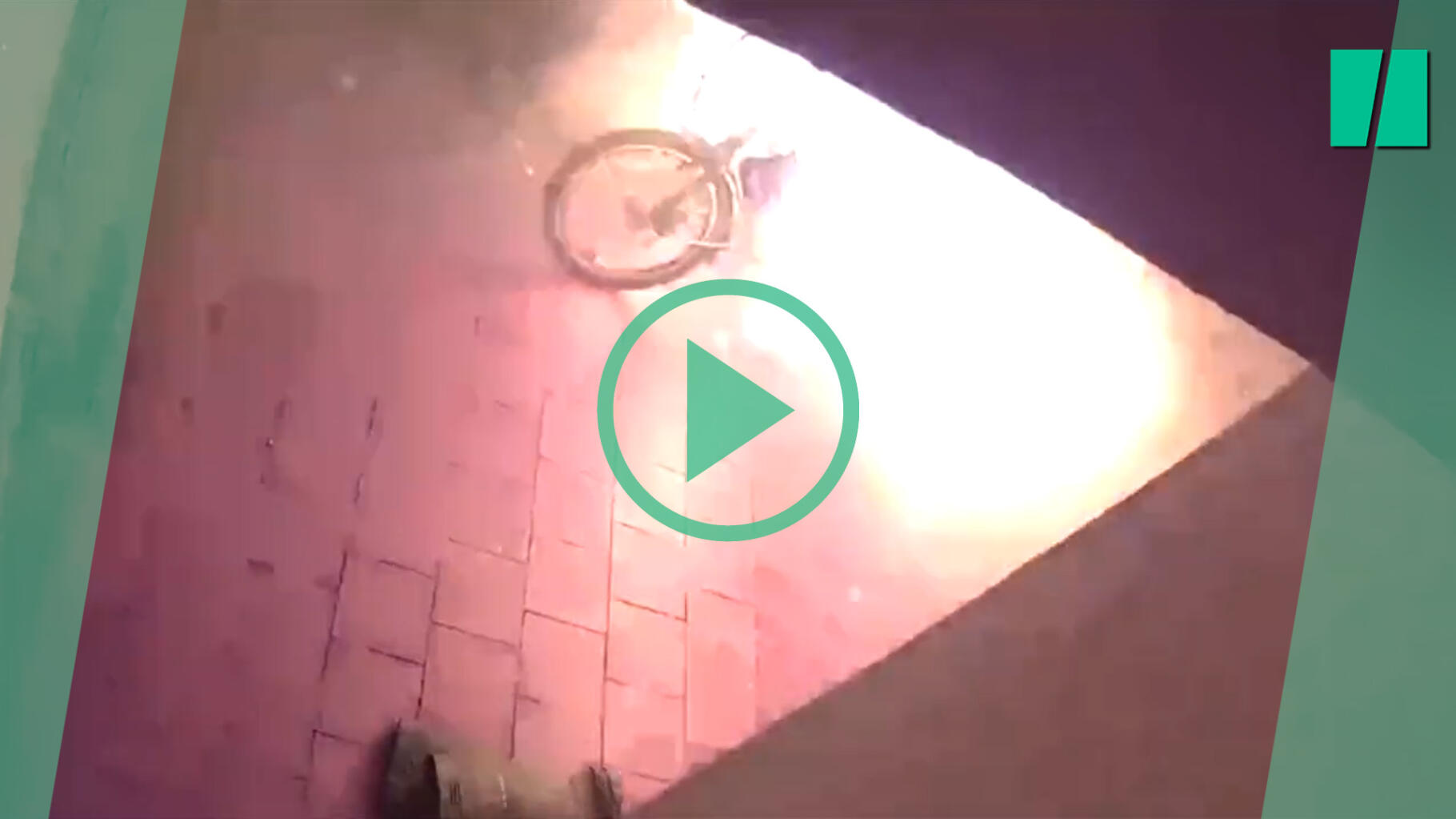 Avec ces vidéos, les pompiers de Londres alertent sur les explosions de batteries de vélos et trottinettes