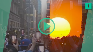Le soleil aligné entre les rangées de gratte-ciel qui quadrillent l’île de Manhattan, à New York, le 30 mai 2023.