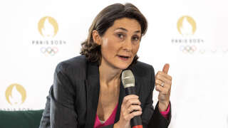 La Ministre des Sports et des Jeux Olympiques et Paralympiques Amélie Oudéa-Castéra lors de la conférence de presse pour la cérémonie d'ouverture des jeux paralympiques le 20 octobre 2022 à Paris. (Photo by Victor LOCHON/Gamma-Rapho via Getty Images)