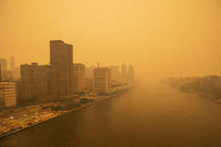 Retour des masques, pollution alarmante... À New York, la fumée des incendies toujours plus « nocive »