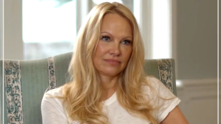 Pamela Anderson dans « Sept à Huit » revient sur les violences conjugales et les abus sexuels qu’elle a subis
