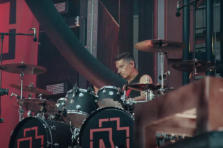 Le batteur de Rammstein reconnaît que des « choses pas correctes » se sont passées 