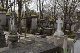 Une octogénaire retrouvée morte sur la tombe de son mari à Reims 