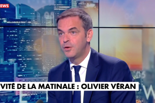 Le médecin Olivier Véran gêné pour justifier la bière cul sec de Macron