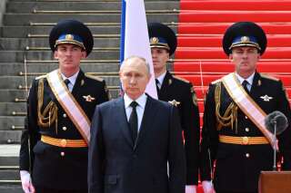 Poutine lance une minute de silence pour les militaires tués pendant la rébellion