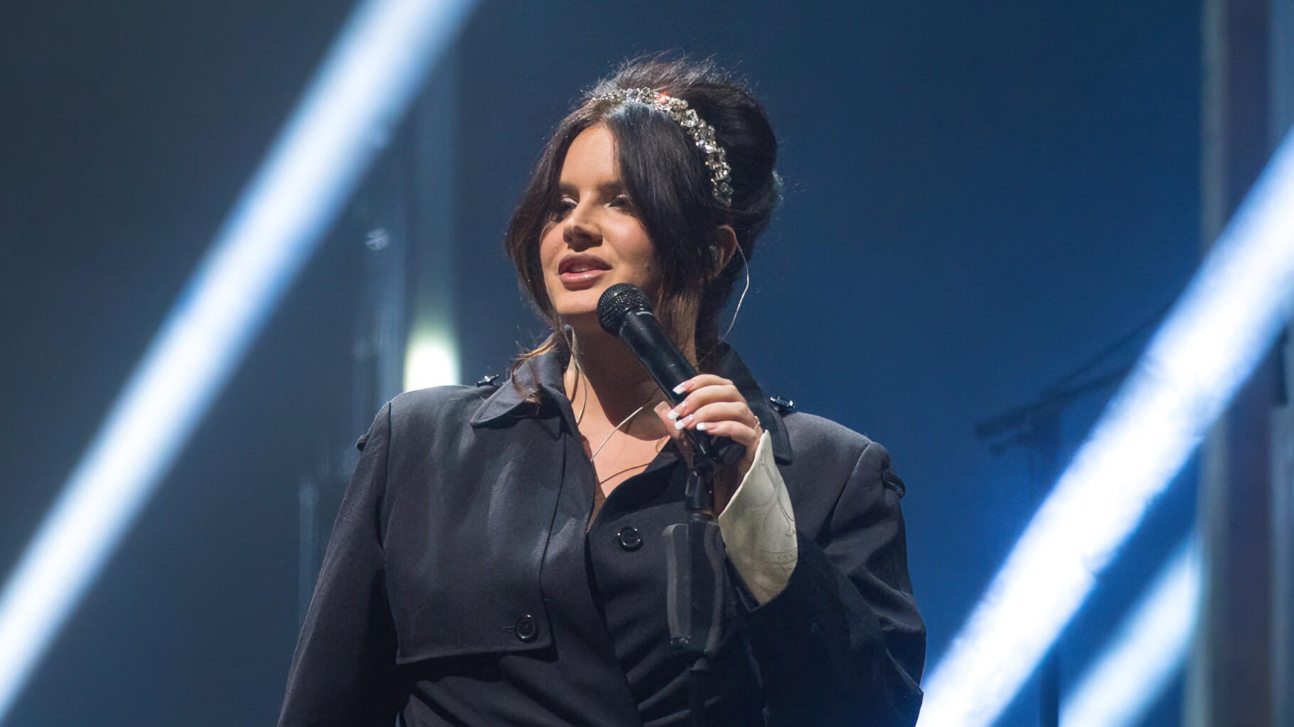 Lana Del Rey zingt “Roses Bloom For You” in Rock en Seine, exclusief exclusief voor France Inter