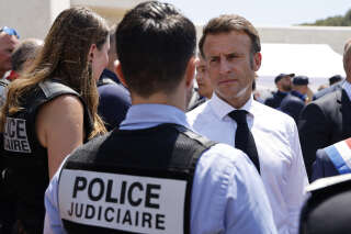 Macron envisage de sanctionner les familles de délinquants dès la première infraction