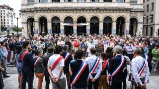 Photo prise le 3 juillet à Lyon, lors d’un rassemblement à l’appel de l’Association des Maires de France après l’attaque du domicile du maire de l’Haÿ-les-roses