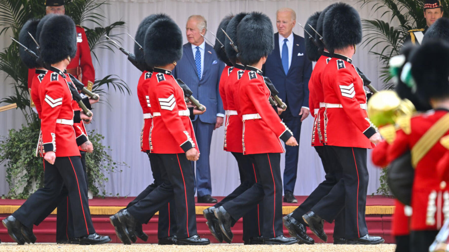 Images of the meeting between King Charles III and the President of the United States