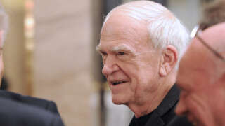 L’écrivain tchèque naturalisé français Milan Kundera, ici en 2010 à Paris, est mort à 94 ans.