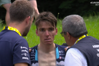 Abandon de Romain Bardet, chute massive... Début d’étape chaotique sur le Tour de France
