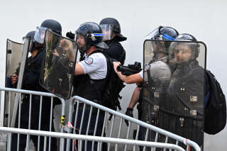 La police des polices saisie après la plainte d’un homme éborgné par un tir de LBD à Angers