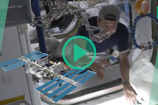 Sur l’ISS, les astronautes jouent aux « fléchettes » en utilisant l’apesanteur