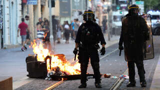 Des policiers anti-émeute lors d’une manifestation contre la police à Marseille, dans le sud de la France, le 1er juillet 2023.