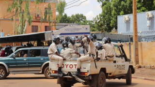 Des policiers en marge d’une marche de soutien aux putschistes à Niamey, le 30 juillet (photo d’illustration).