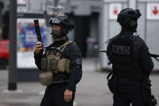 À Marseille, trois policiers du Raid toujours en garde à vue après la mort d’un homme pendant les émeutes