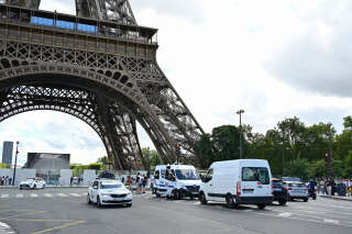 Que risquent les auteurs des fausses alertes à la bombe visant la Tour Eiffel ? 