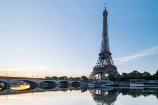 Ivres, deux touristes américains ont passé une nuit dans les étages de la tour Eiffel,  après s’être dissimulés.