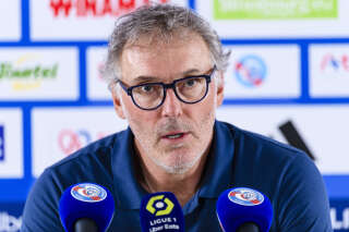 « Il faut changer d’entraîneur » : Laurent Blanc ironise sur son avenir à l’OL après une nouvelle défaite
