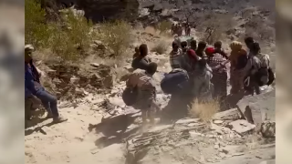 Des migrants éthiopiens tentent de traverser la frontière entre le Yémen et l’Arabie saoudite.