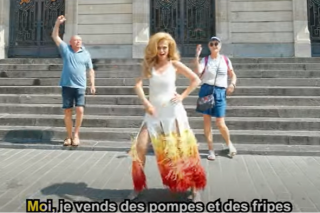 « Laissez-moi brader », le clip pour la braderie de Lille avec une fausse Dalida qu’on n’attendait pas 