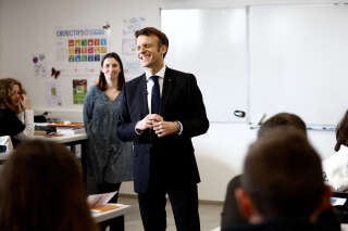 « Mettre un prof devant chaque classe » : les Français ne font pas (du tout) confiance à Macron - EXCLUSIF 
