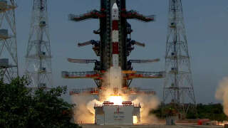 Le vaisseau spatial Aditya-L1 décollant du centre spatial Satish Dhawan à Sriharikota, pour un voyage de quatre mois en direction du Soleil.