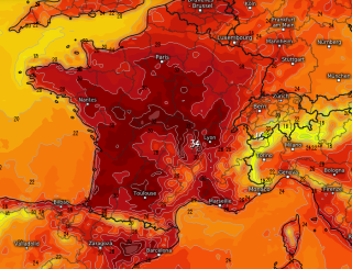 Après un lundi record et une nuit tropicale, la moitié de l’Hexagone a été placé en vigilance jaune canicule par Météo France (carte représentant les prévisions du Centre européen pour les prévisions météorologiques à moyen terme pour les températures à 14 heures ce mardi 5 septembre).