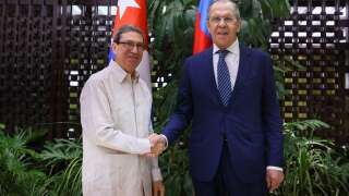 Le ministre russe des Affaires étrangères Sergei Lavrov et le ministre cubain des Affaires étrangères Bruno Rodriguez s’entretiennent à La Havane, le 20 avril.