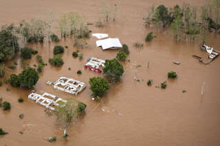Un cyclone fait 21 morts dans le sud du Brésil, entre glissements de terrain et terribles inondations