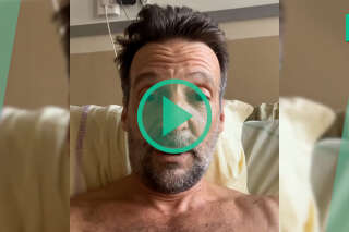 « J’ai fait une chute connement » : Mathieu Kassovitz donne de ses nouvelles depuis son lit d’hôpital