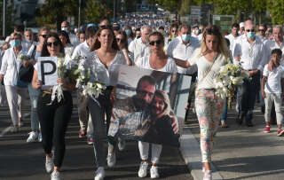 En juillet 2020, à Bayonne, des milliers de personnes s’étaient rassemblées en hommage à Philippe Monguillot, chauffeur de bus tué par des passagers après une altercation au sujet du masque anti-Covid.