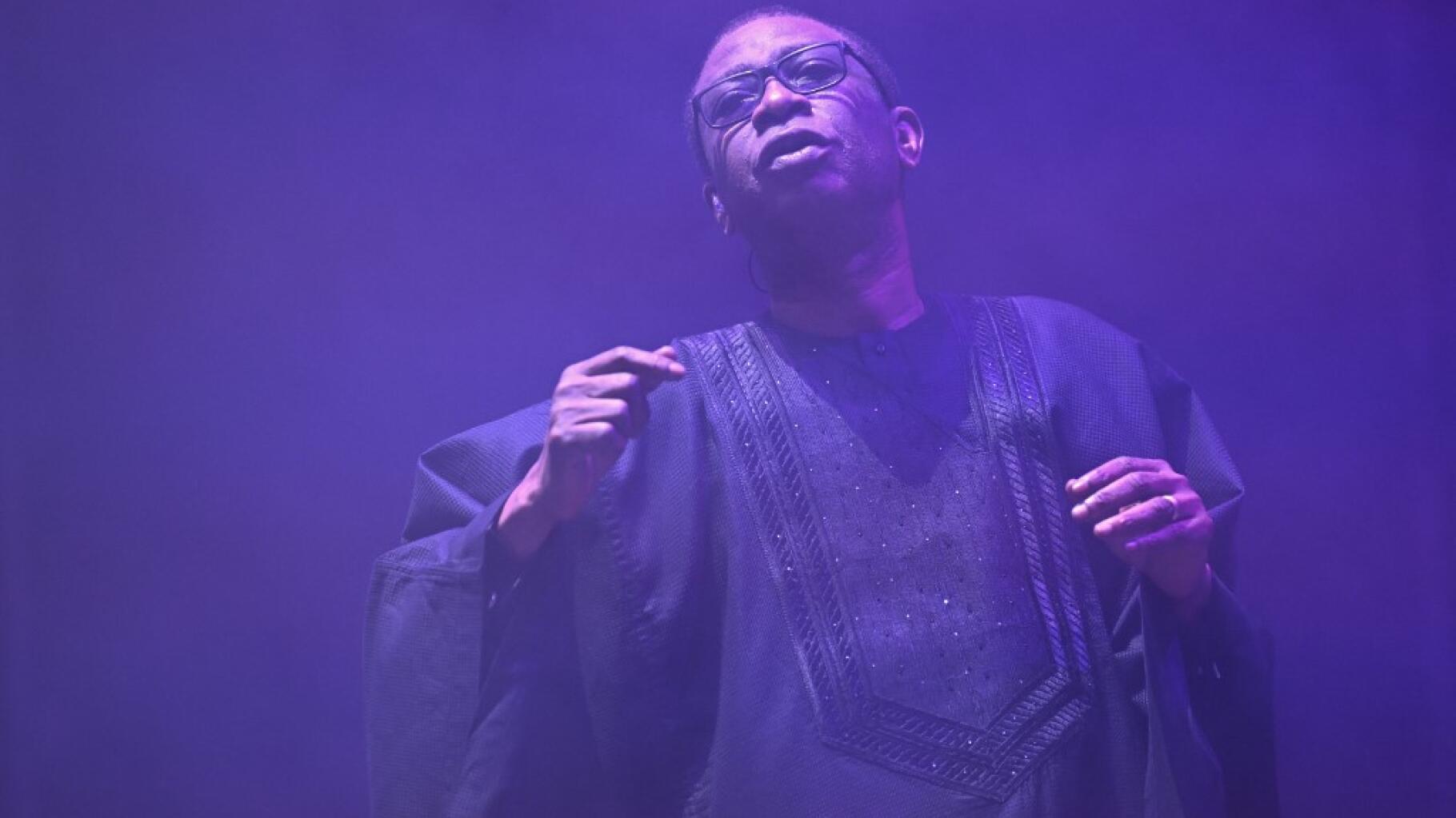 Het concert van Youssou N’Dour in Parijs werd verstoord door aanhangers van de Senegalese tegenstander Ousmane Sonko