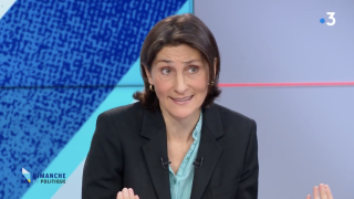 La ministre des Sports Amélie Oudéa-Castéra a sans surprise rappelé la position de « laïcité stricte » du gouvernement français sur le sujet du voile dans le sport.