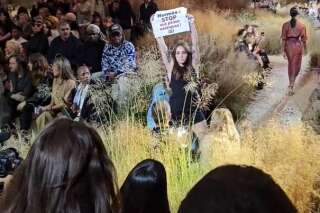 À la Fashion Week de Paris, le défilé Hermès perturbé par une militante de Peta