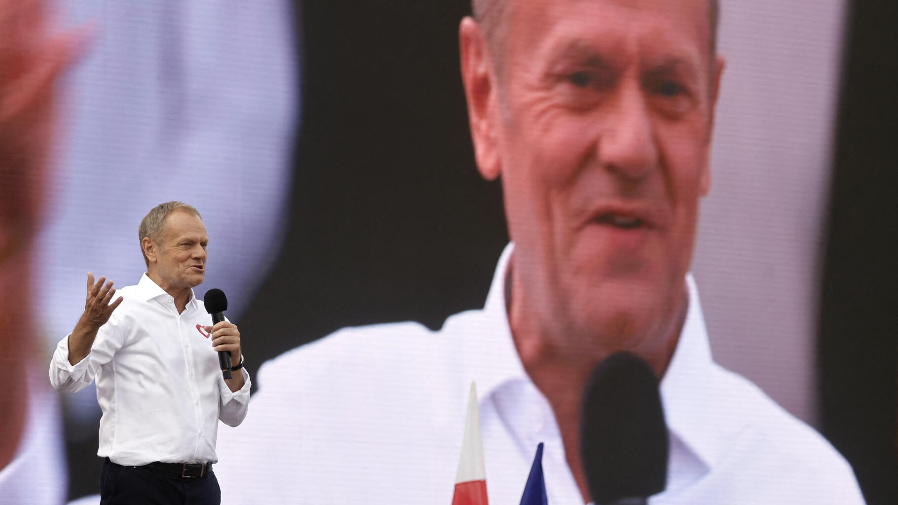 Donald Tusk przewodzi rewolucji przeciwko populizmowi i mającej na celu obalenie PiS