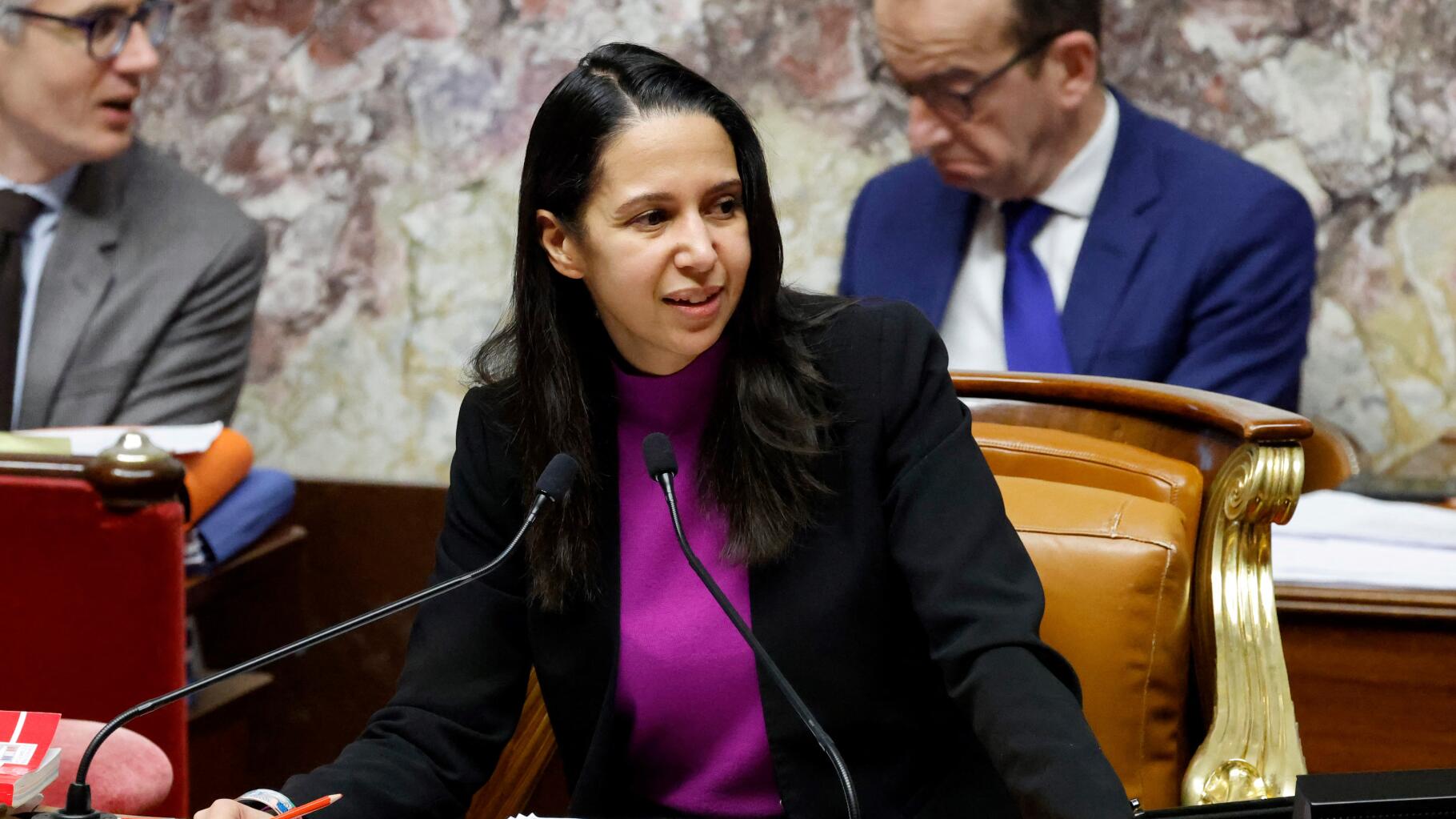   Loi immigration : la députée Naïma Moutchou n’arrange pas les affaires du gouvernement  