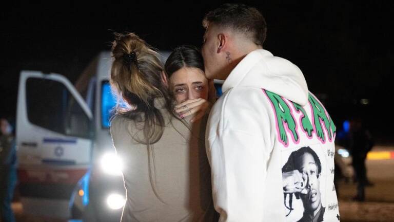 Les images des retrouvailles entre Mia Schem, son frère et sa mère sur une base militaire israélienne ce jeudi 30 novembre.