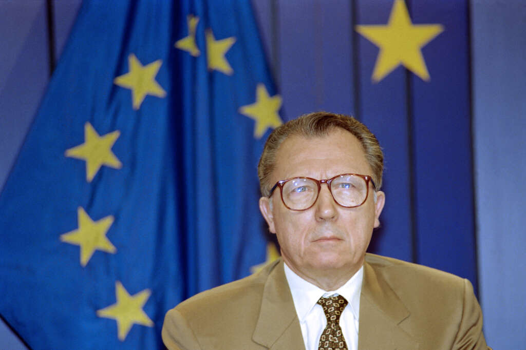 27 décembre <br>
Jacques Delors <br>
L’ancien ministre des Finances sous François Mitterrand et président de la Commission européenne est décédé à 98 ans, a annoncé sa fille Martine Aubry.